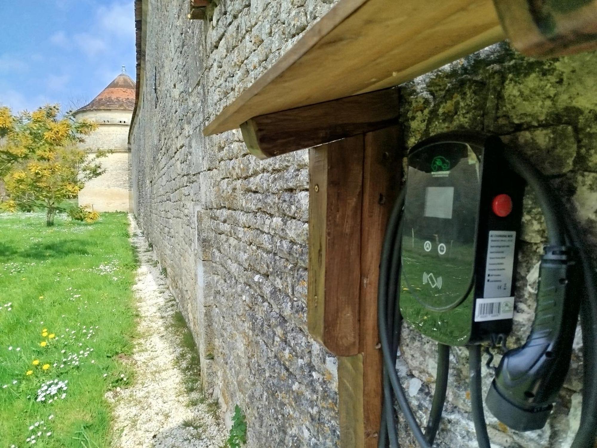 Chateau De Bois Charmant Les Nouillers Eksteriør billede